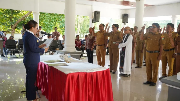 Bupati SBD Ingatkan Pj Kades Hindari Korupsi Politik
