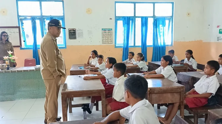 Bupati Yohanis Dade Pastikan Pendidikan dan Infrastruktur Tetap Prioritas