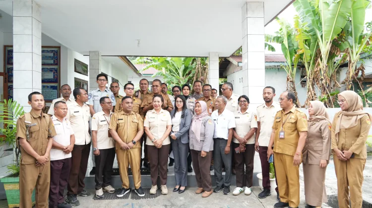 Tinjau Samsat Alor, Gubernur NTT Soroti Ribuan Kendaraan Belum Bayar Pajak
