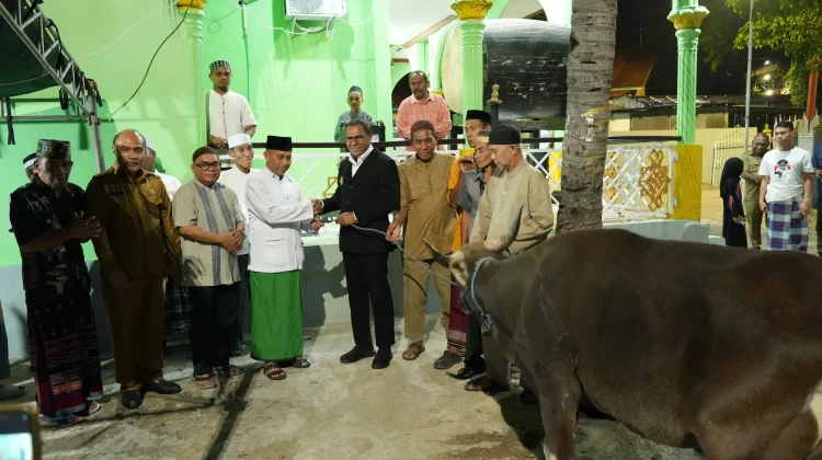 Wagub Johni Asadoma Sebut Bantuan Kurban Wujud Toleransi di NTT