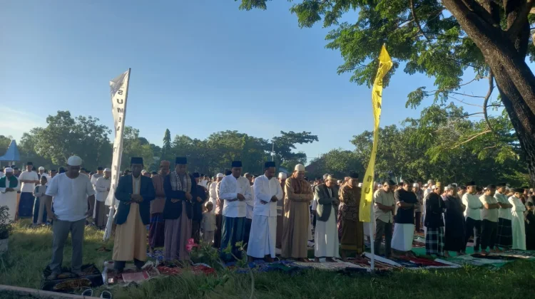 Ribuan Jemaah Padati Lapangan Pahlawan saat Sholat Iduladha