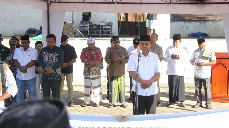 Penyerahan Hewan Kurban Bantuan Presiden, Gubernur dan  Pemda di Sumba Barat