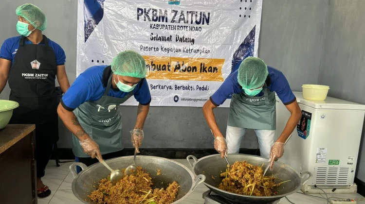 Lapas Baa Latih WBP Olah Produk Ikan