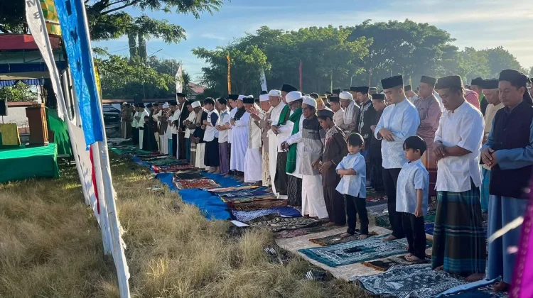 Dandim 1601/Sumba Timur Ikut Sholat Iduladha 1447 H Bersama Umat Muslim