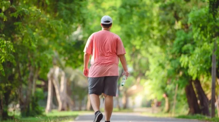Mengenal Japanese Walking: Manfaat Kesehatan dan Panduan Tepat Melakukannya