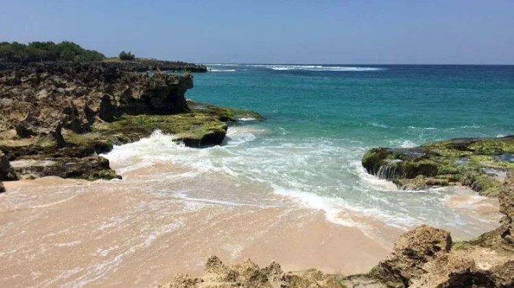 Menikmati Keindahan Tersembunyi Pantai Pero di Pulau Sumba