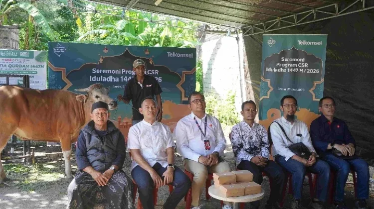 Telkomsel Salurkan Bantuan Hewan Kurban Melalui Program CSR  Sambungkan Senyum