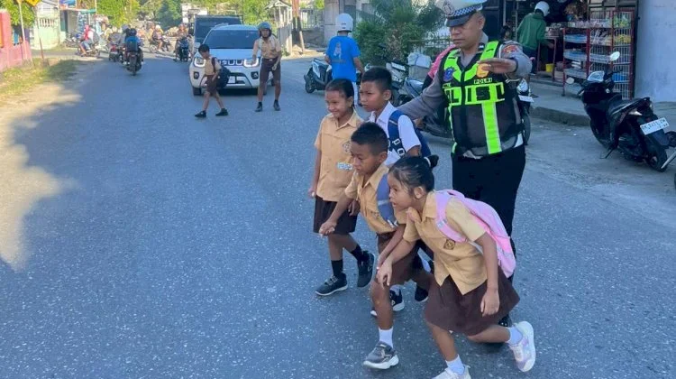 Pengaturan Lalu Lintas Pagi, Pelayanan Prima Polres Sumba Timur