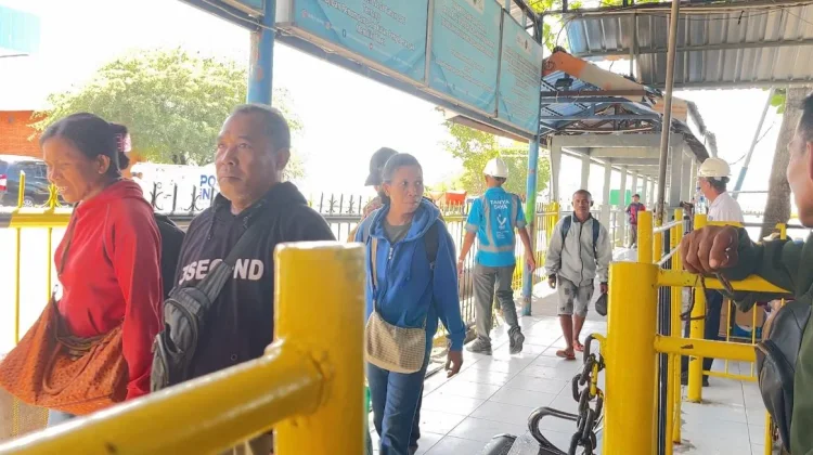Ancaman Parang Tak Surutkan Semangat Melayani Penumpang