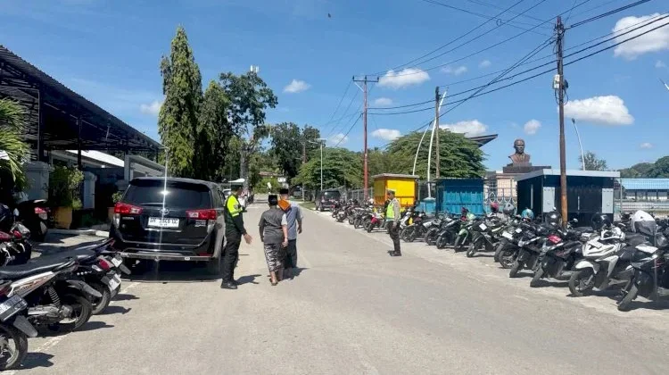 Satlantas Polres Rote Ndao Ciptakan Lalu Lintas Tertib di Sekitar Masjid