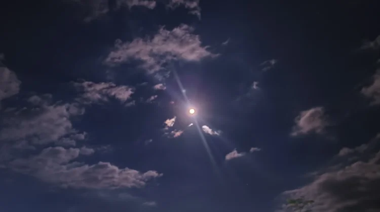 Viral Blue Moon Tidak Ubah Warna Bulan