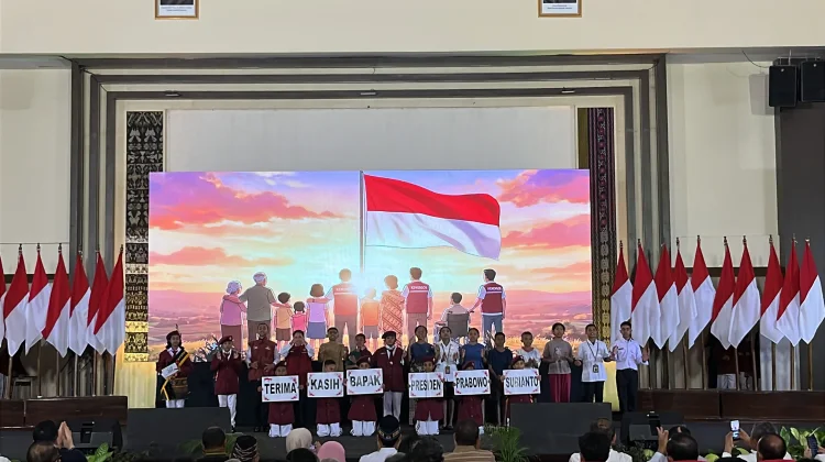 Penampilan Siswa Sekolah Rakyat Tuai Apresiasi Mensos