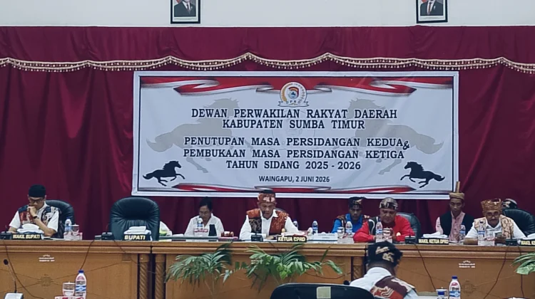 DPRD Sumba Timur Buka Persidangan dan Apresiasi Raihan WTP