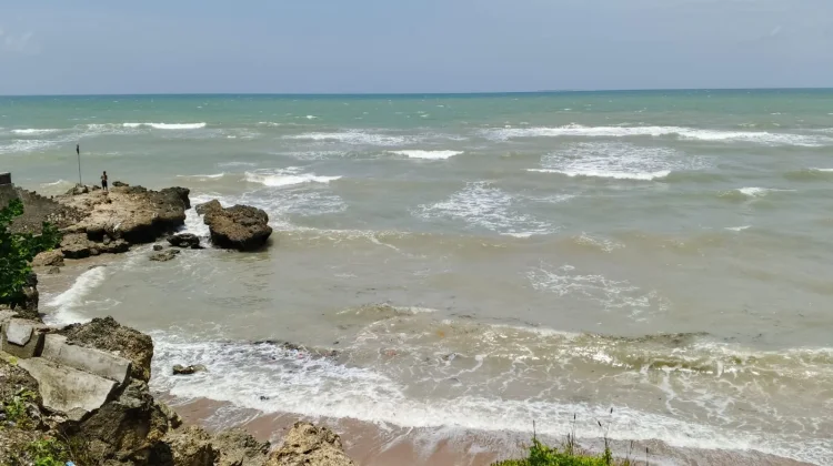 Gelombang Sedang Capai 2,5 Meter Berpeluang Terjadi di NTT