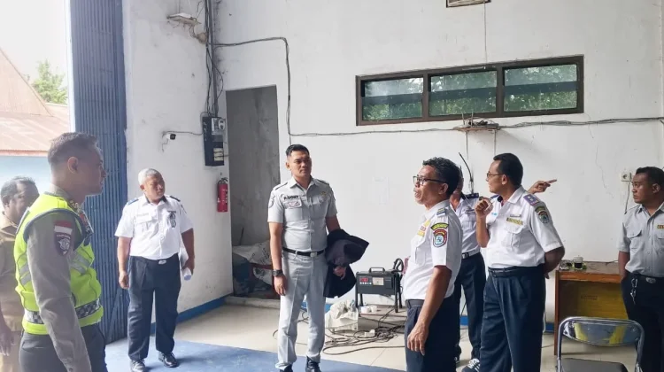 Kasat Lantas dan Jasa Raharja Tinjau Pengujian KIR Kendaraan