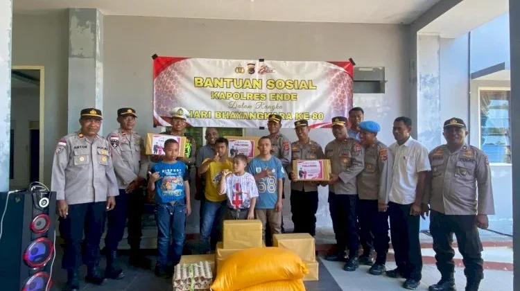 Polres Ende Tebar Kasih di Tiga Panti Asuhan Sambut HUT 80 Bhayangkara