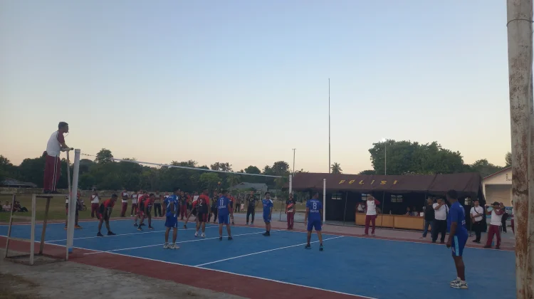 Kapolres Sumba Timur Buka Turnamen Olahraga Semarak HUT Bhayangkara