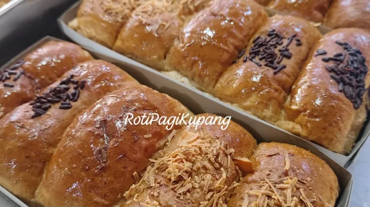 Filosofi Fajar di Balik Larisnya Usaha Roti Pagi Kupang