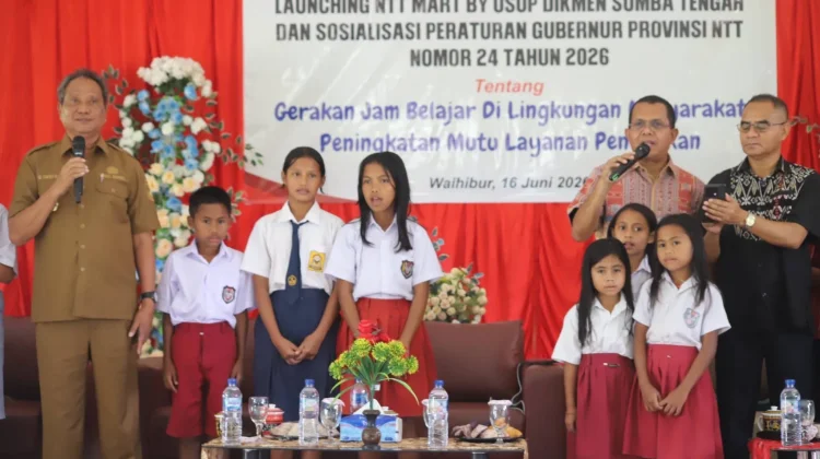 Pelajar Antusias Sambut Program NTT Mart Sekolah