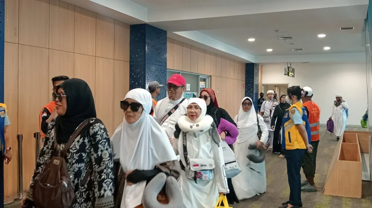 Kloter KJT 32 Cirebon Tiba di Tanah Air, Satu Jemaah Haji Wafat di Tanah Suci