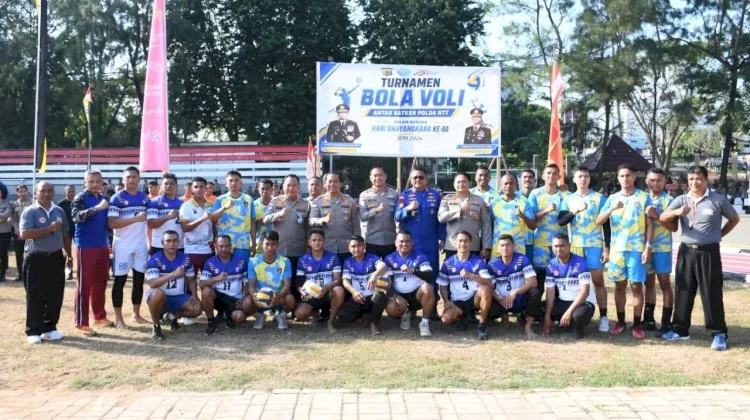 Semangat Kebersamaan Warnai Semifinal Voli Polda NTT