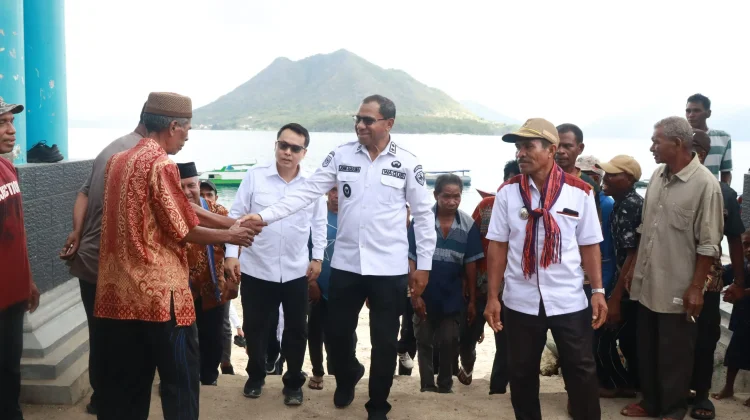 Wagub NTT Ajak Warga Pulau Buaya Jaga Kelestarian Laut
