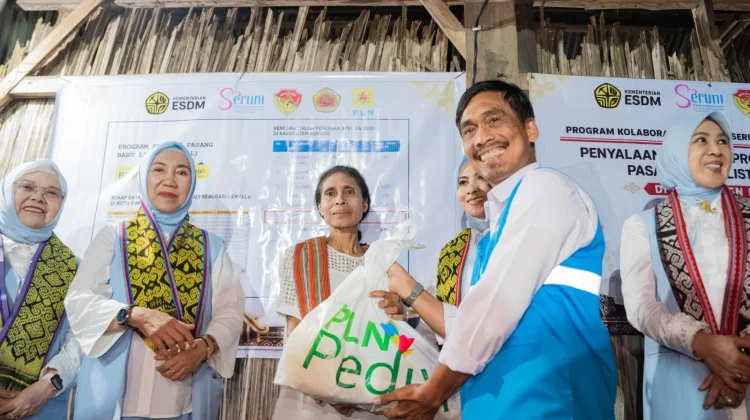 PLN Nyalakan Listrik Gratis Bagi Warga Kurang Mampu di Kupang