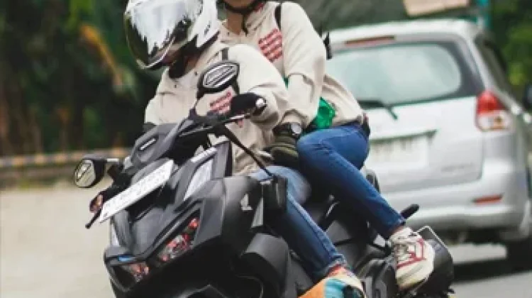Jangan Panik! Begini Cara Mencegah Rem Blong pada Motor Matik di Jalan Menurun