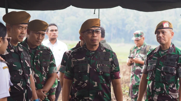 Danpussenarmed Tinjau Lokasi Latihan Menembak Senjata Berat Yonarmed 20/BY