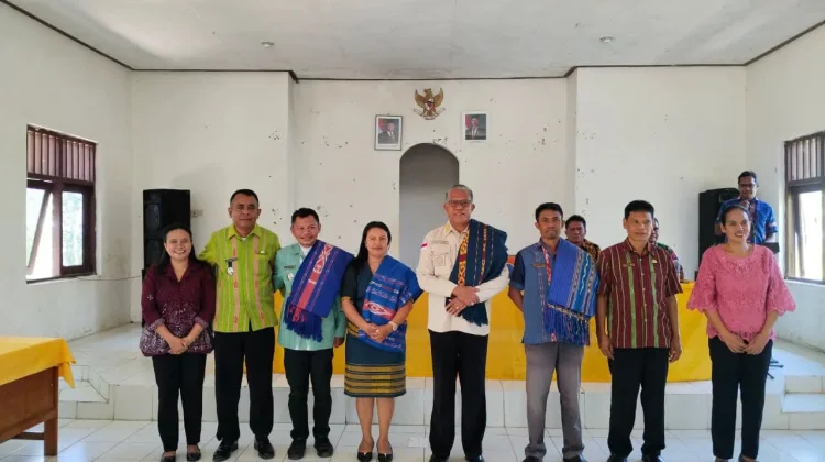 Wabup Sumba Barat Hadiri Acara Temu Pisah Camat Lamboya Barat
