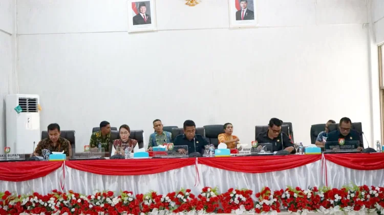 Bupati SBD Sampaikan Nota Pengantar Ranperda Pertanggungjawaban APBD