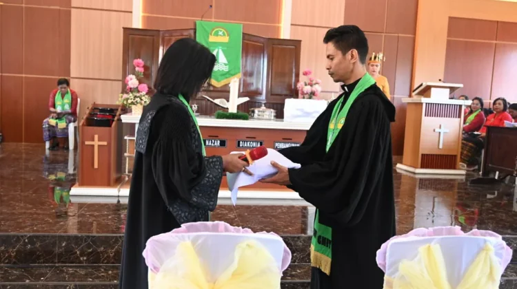 Bupati Kupang Apresiasi Pengabdian Pendeta Melda Muskanan