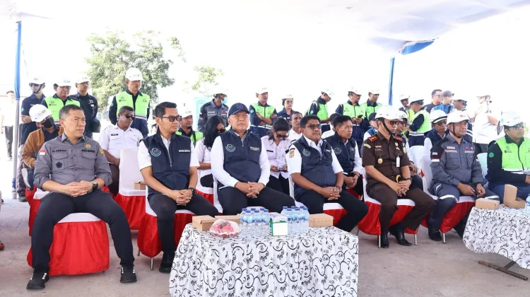 Bupati dan Wakil Bupati Dampingi Irjen KKP Tinjau Tambak Udang Terintegrasi