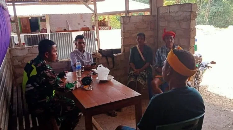 Babinsa Pererat Silaturahmi Bersama Warga Demi Menjaga Kondusivitas Wilayah