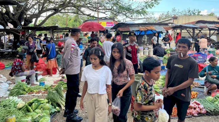 Polsek Rote Barat Daya Pastikan Keamanan Aktivitas Pasar Tudameda