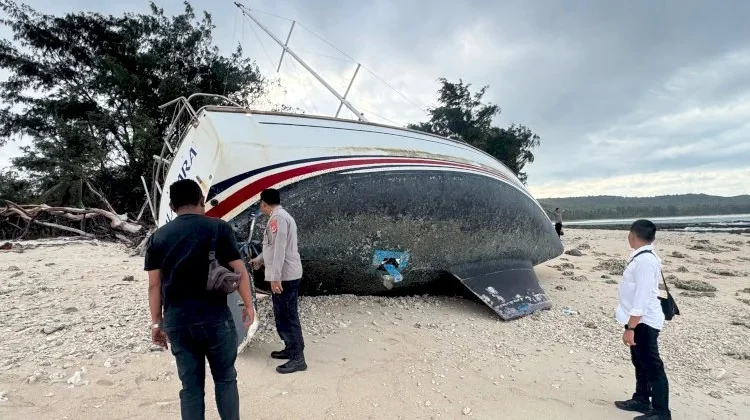 Kapolres Tinjau Langsung Kondisi Kapal Balamara di Pantai Duile