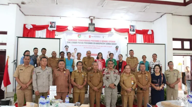 Bupati Yohanis Dade Resmikan Transformasi Posyandu Enam Bidang Layanan