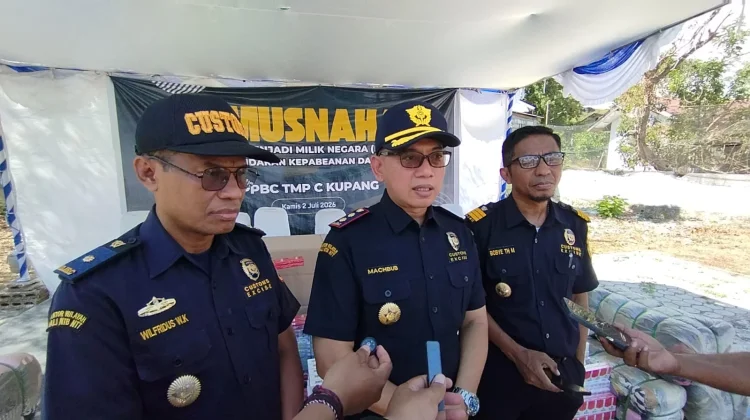 Bea Cukai Kupang Musnahkan Barang Ilegal Senilai Rp1,56 Miliar
