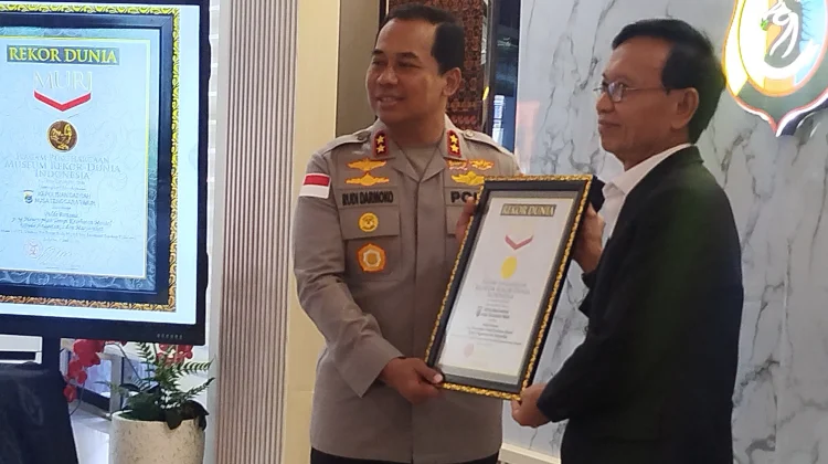 Polda NTT Dapat Penghargaan MURI Penerapan Terapi USEFT Terbanyak di Indonesia