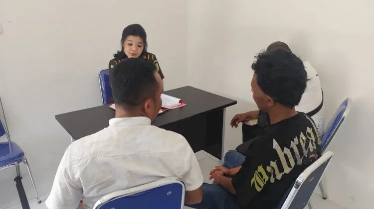 Polsek Pandawai Limpahkan Tersangka Dugaan Percobaan Pembunuhan setelah Berkas