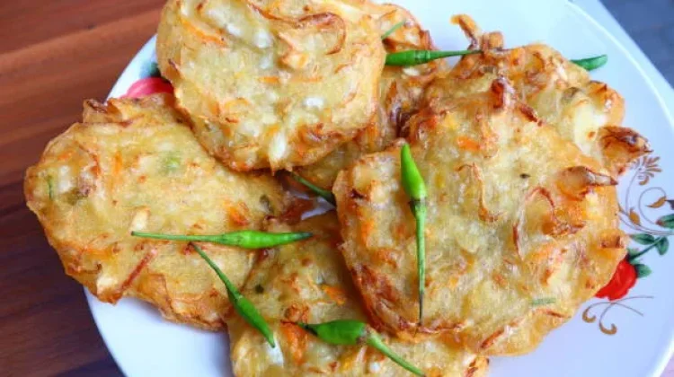 Resep Bakwan Rumahan yang Mudah namun Enak, Renyah di Luar dan Lembut di dalam