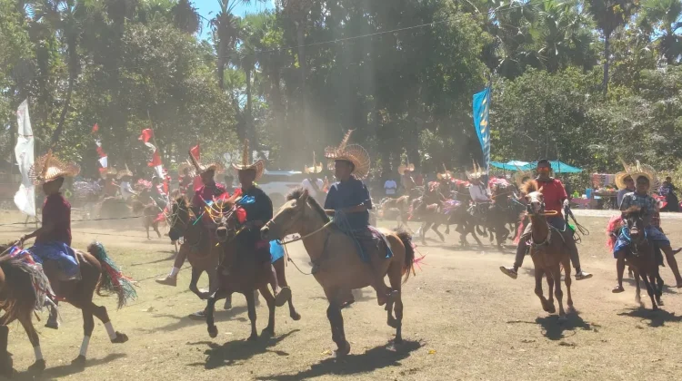 Festival Hus Ndeo Perkuat Pelestarian Budaya dan Pariwisata Rote Ndao