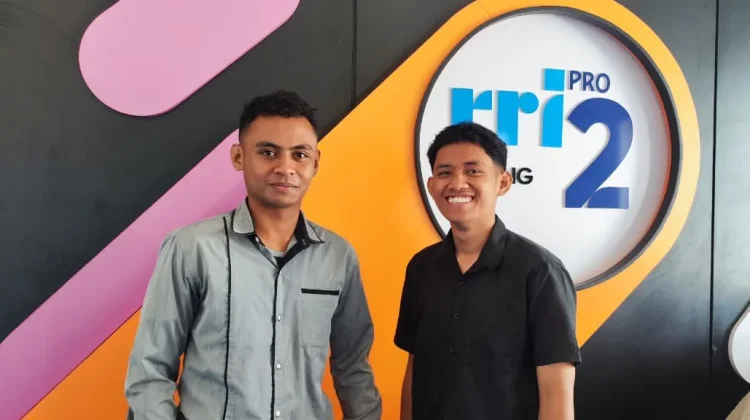 Angkat Limbah Tenun, 2 Mahasiswa PNK Raih Penghargaan 'Juara 3 Excellent Article' OAV