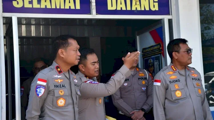 Wakapolda NTT Tinjau Pelayanan Satlantas Polresta Kupang Kota Langsung
