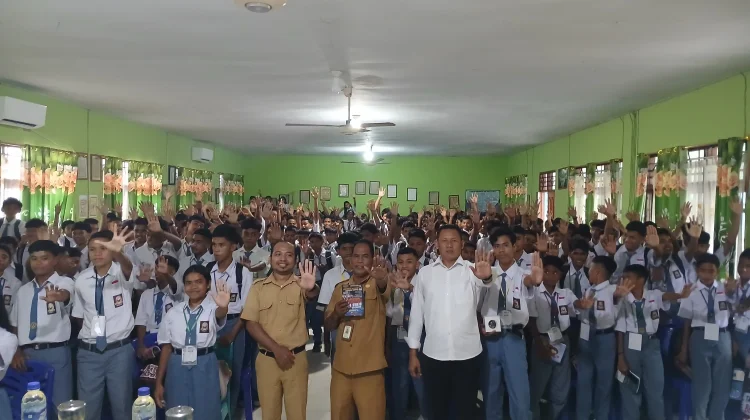Satres Narkoba Sumba Timur Edukasi Bahaya NAPZA kepada Siswa Baru Sekolah