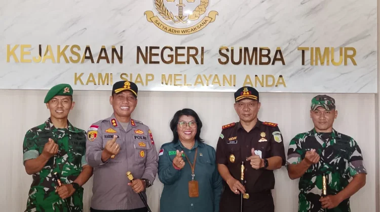 Perkuat Sinergi Antarlembaga, Kapolres Sumba Timur Jalin Silaturahmi