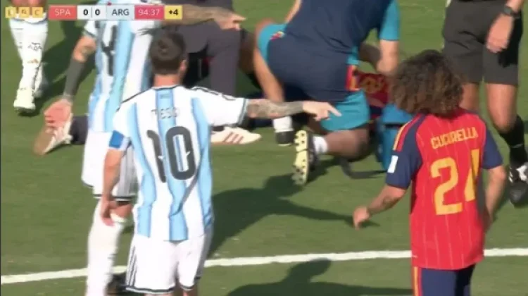 Sikap Messi Jadi Sorotan, Ronaldo Malah Tuai Pujian