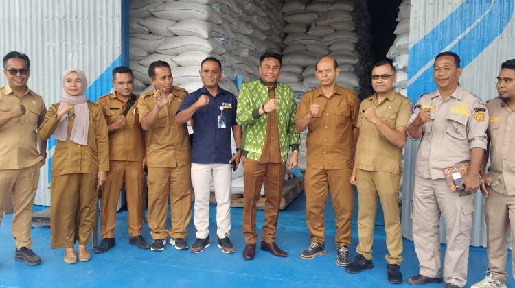 Bupati Paulus Henuk Dorong Gudang Bulog Rote Ndao Bertambah