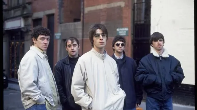 Wonderwall Kembali Masuk Billboard Hot 100