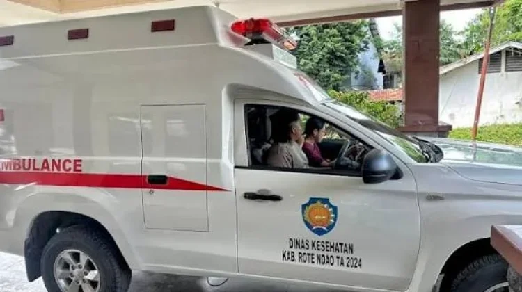 Bupati Rote Ndao Siapkan Ambulans Baru RSUD Ba'a